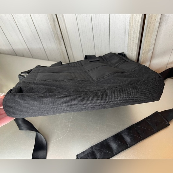 Ogio Computer Tablet Shoulder Bag Padded Insert Pockets Organizational - Picture 5 of 7